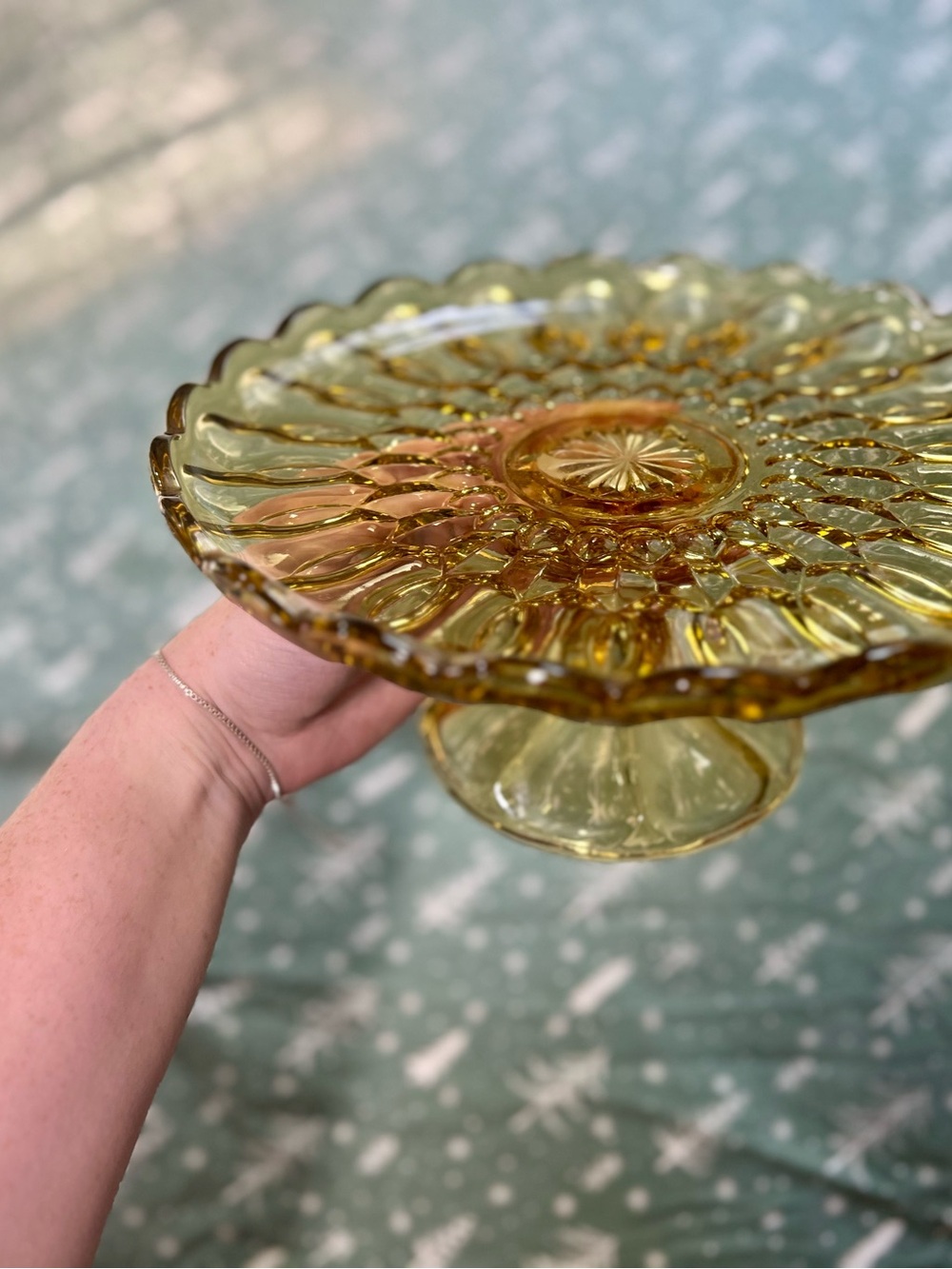 Amber Glass Pedestal Cake Stand - Scalloped Edge